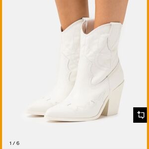 Aldo White Western-Style Women's Shorty  Boots